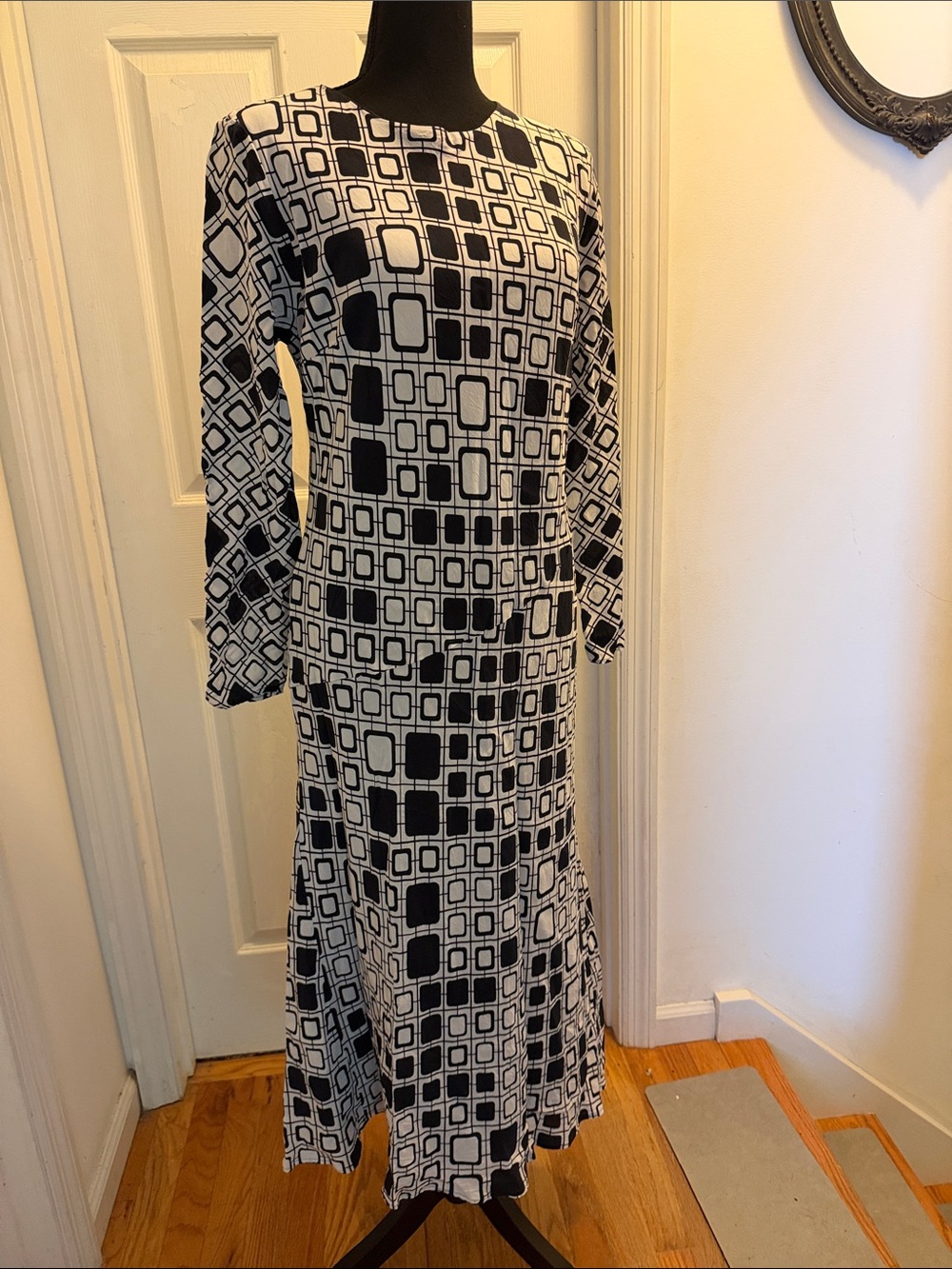 Autograph Black and White Geometric Long-Sleeve Maxi Dress